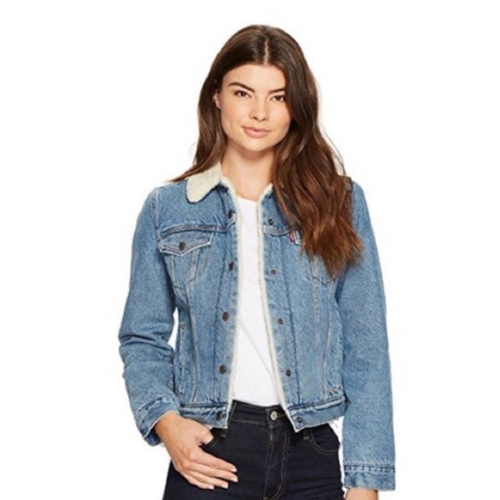 NWOT LEVIS SHERPA TRUCKER JACKET